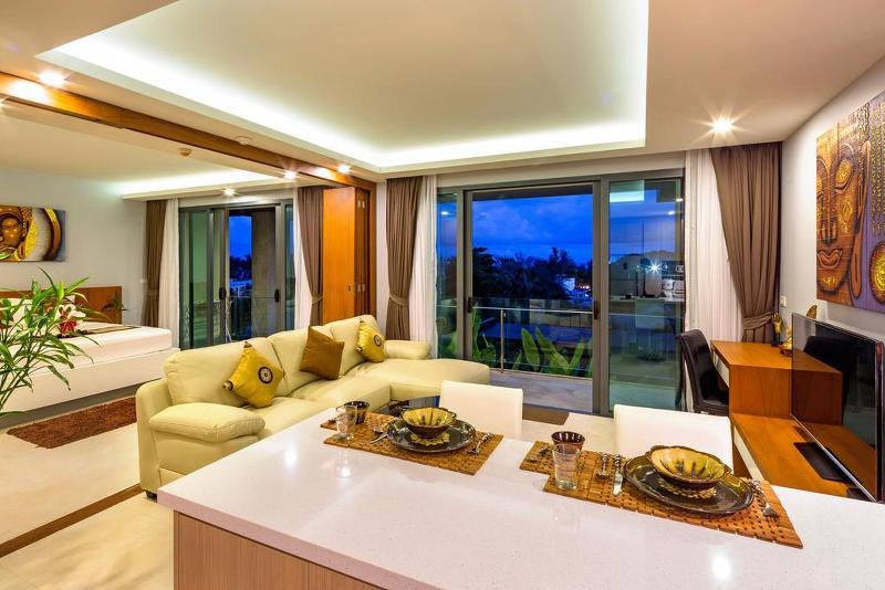 At The Tree Condominium Phuket Extérieur photo